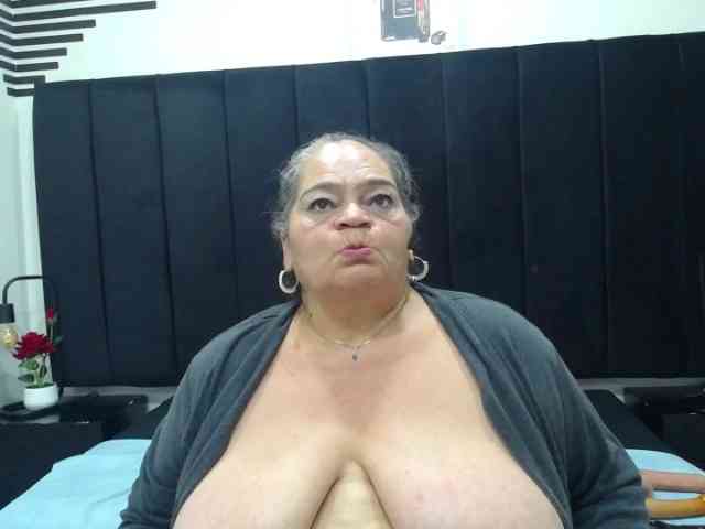 QueenMatturex webcam