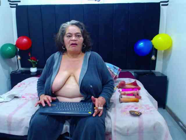 QueenMatturex webcam