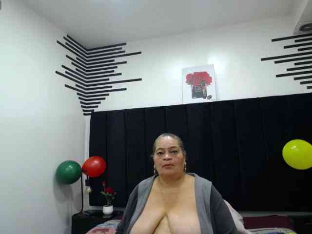 QueenMatturex webcam