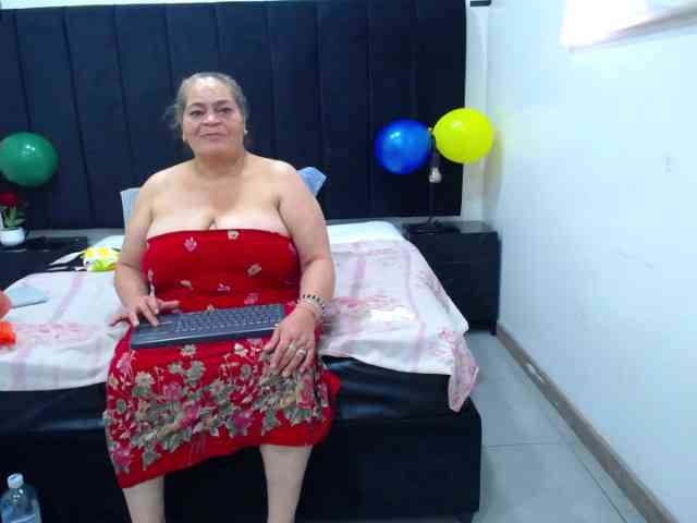 QueenMatturex webcam