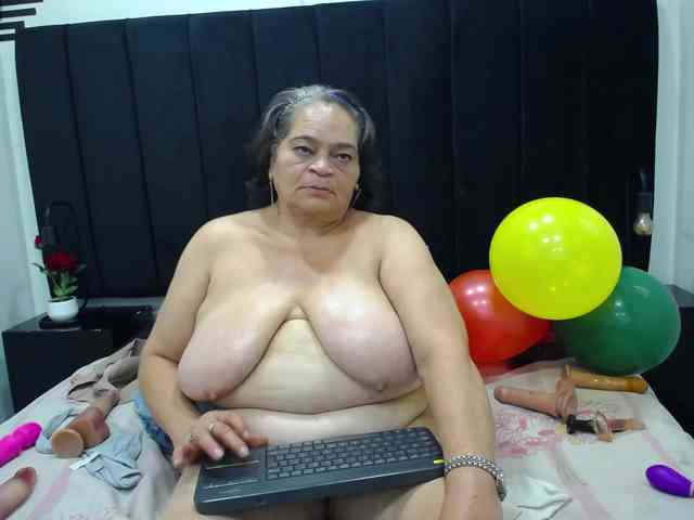VickyBoobss