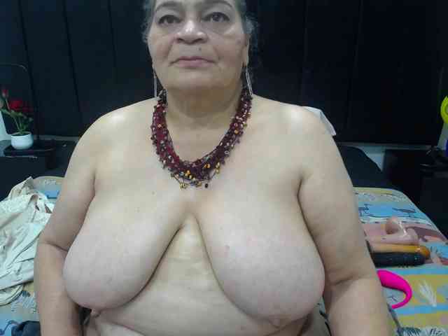 QueenMatturex webcam