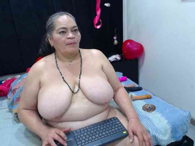 QueenMatturex webcam