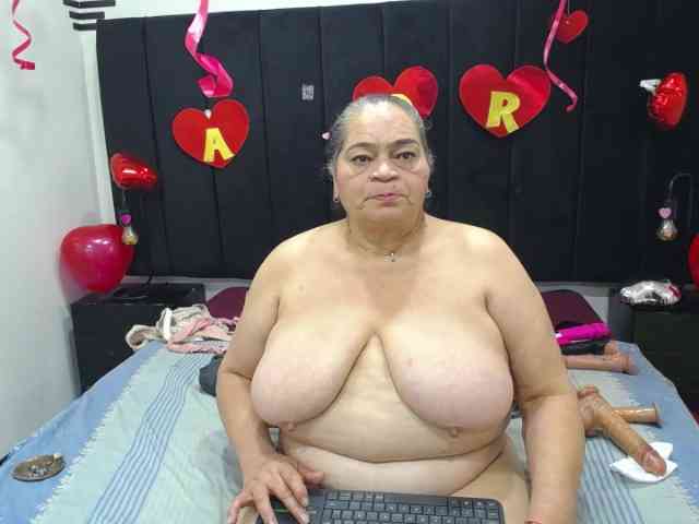 QueenMatturex webcam