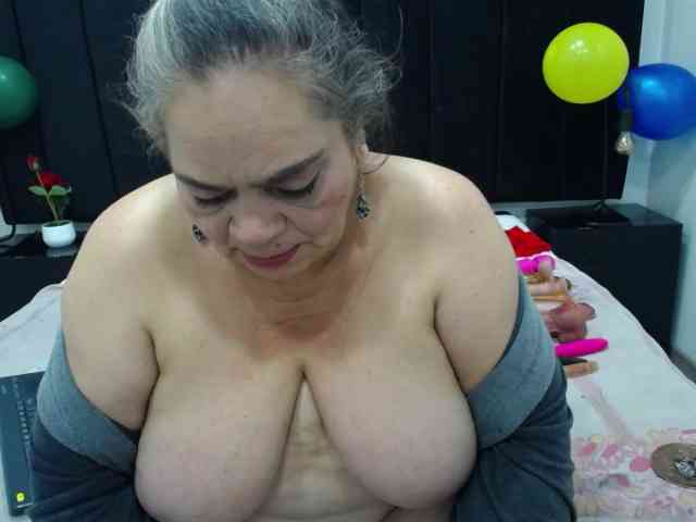 QueenMatturex webcam