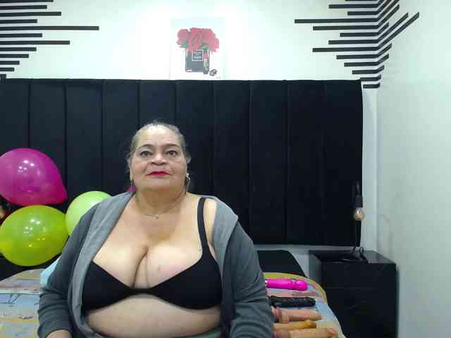 QueenMatturex webcam