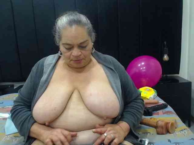 QueenMatturex webcam