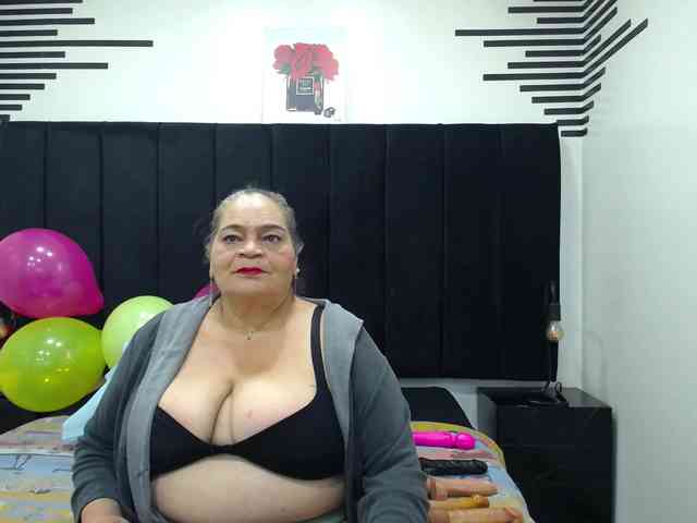 QueenMatturex webcam