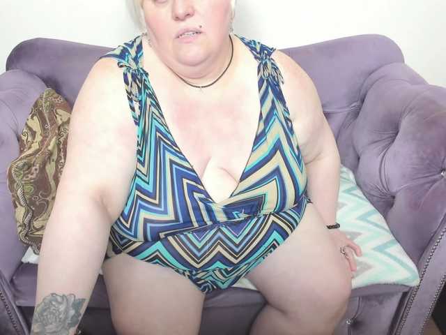 fashiona's BongaCams show and profile