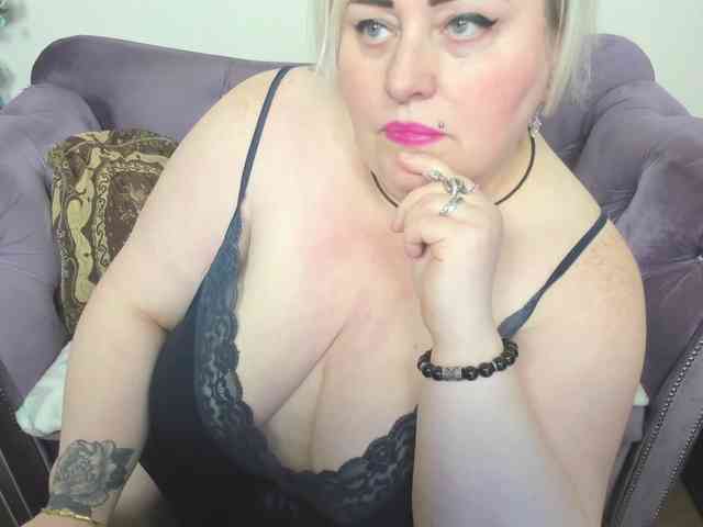 fashiona Live Webcam on BongaCams