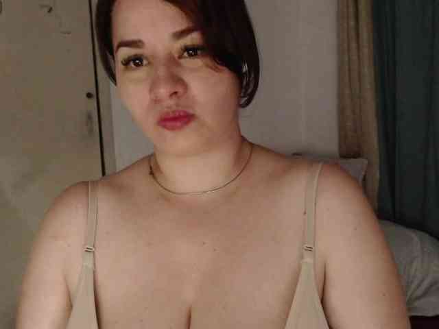 naturalmoommy webcam