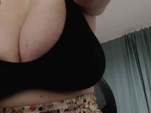 naturalmoommy webcam