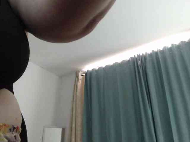 naturalmoommy webcam