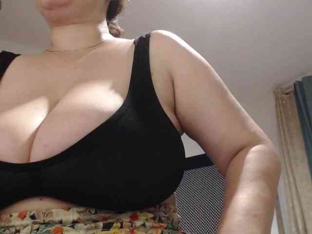 naturalmoommy webcam