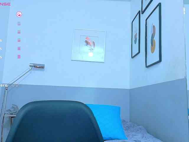 naturalmoommy webcam