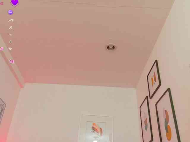naturalmoommy webcam