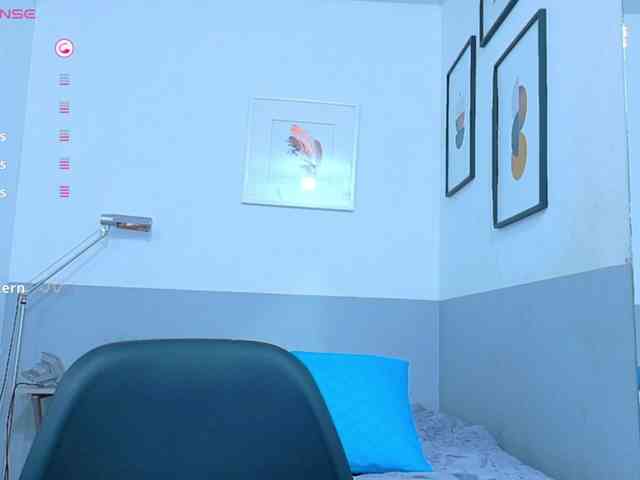 naturalmoommy webcam