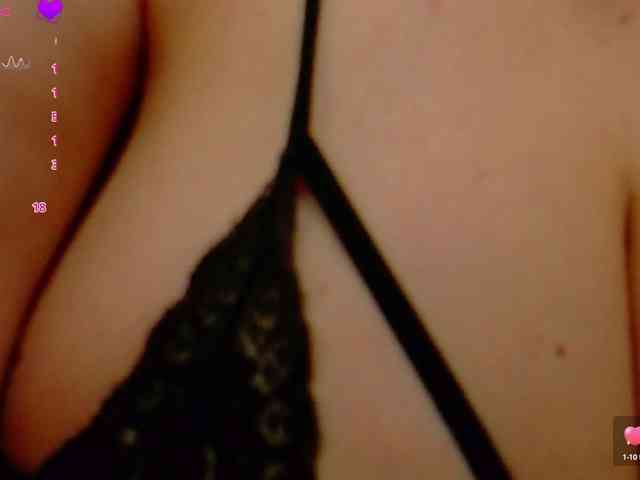 naturalmoommy webcam
