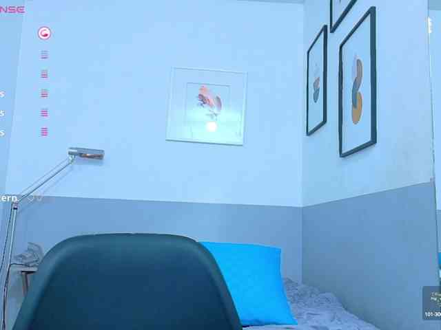 naturalmoommy webcam