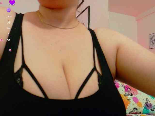naturalmoommy webcam