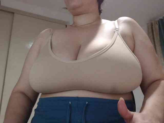 naturalmoommy webcam