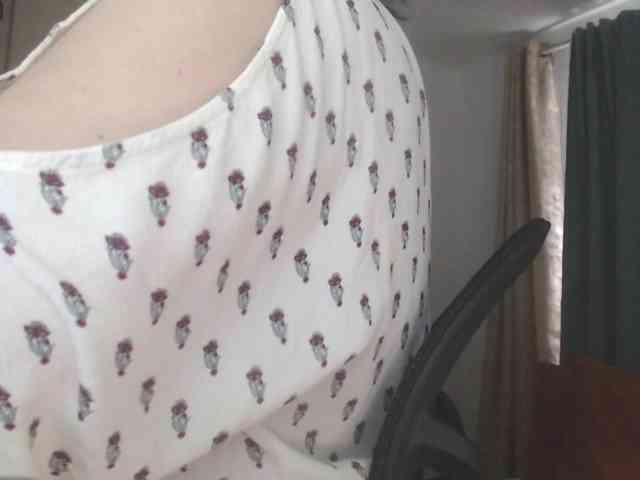 naturalmoommy webcam