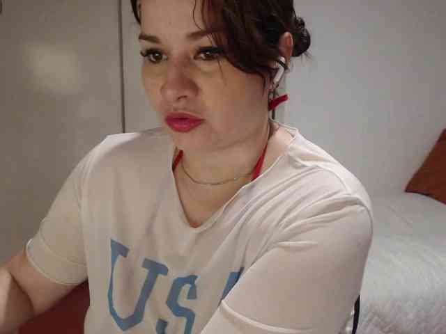 naturalmoommy webcam