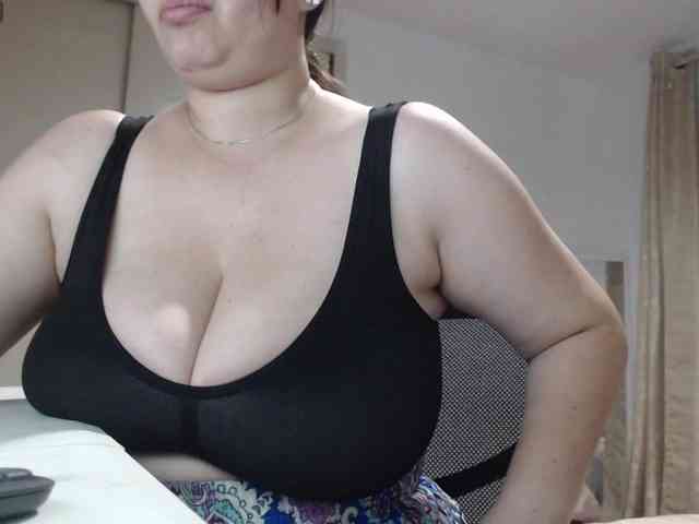 naturalmoommy webcam