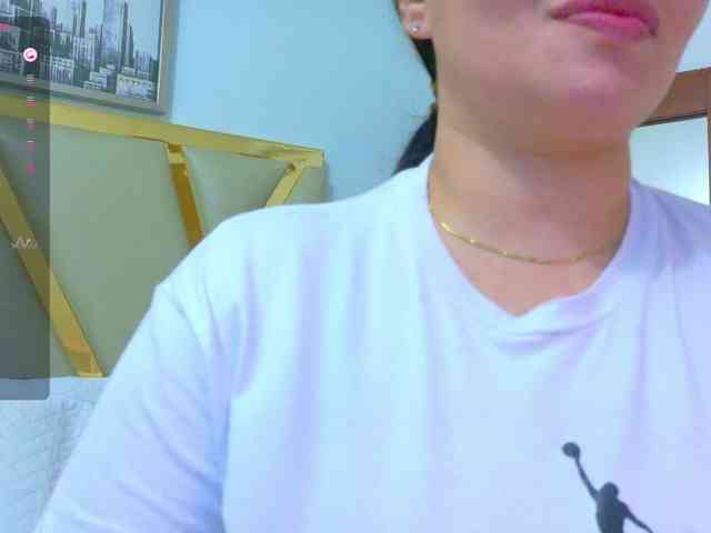 naturalmoommy webcam