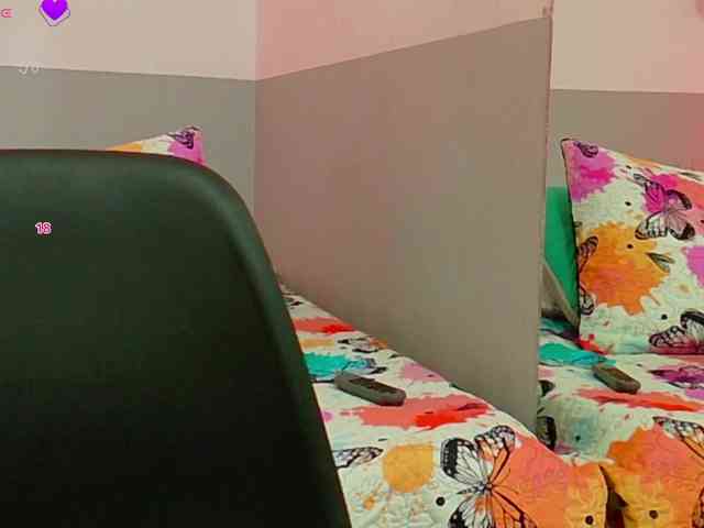 naturalmoommy webcam