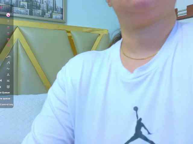 naturalmoommy webcam