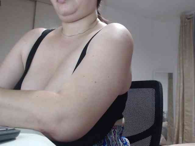naturalmoommy webcam