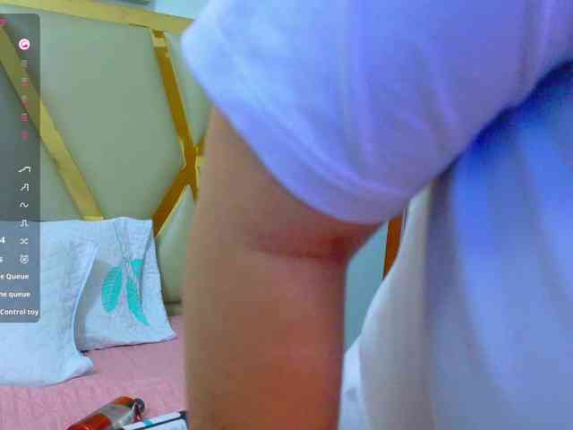 naturalmoommy webcam