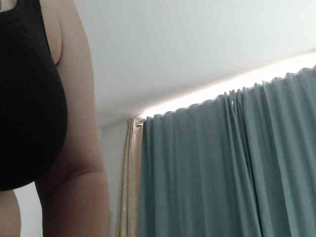 naturalmoommy webcam