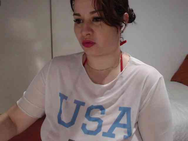 naturalmoommy webcam