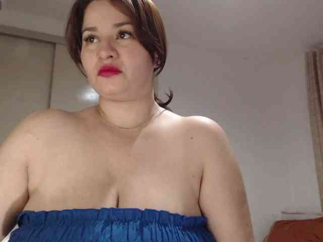 naturalmoommy webcam