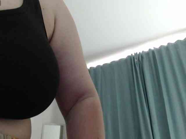 naturalmoommy webcam