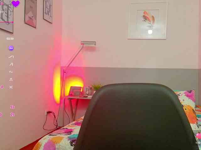 naturalmoommy webcam