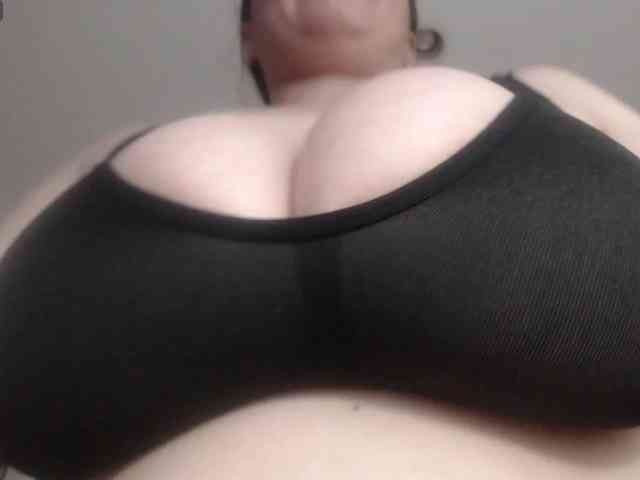 naturalmoommy webcam