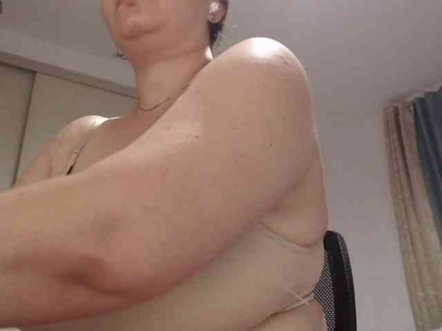 naturalmoommy webcam