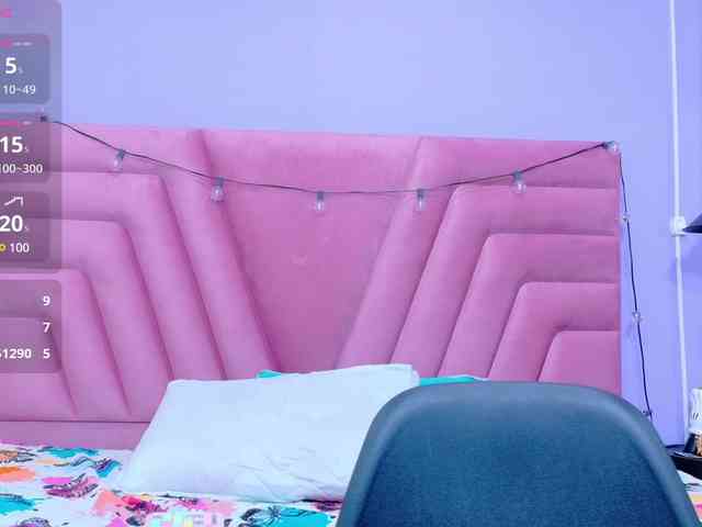 naturalmoommy webcam