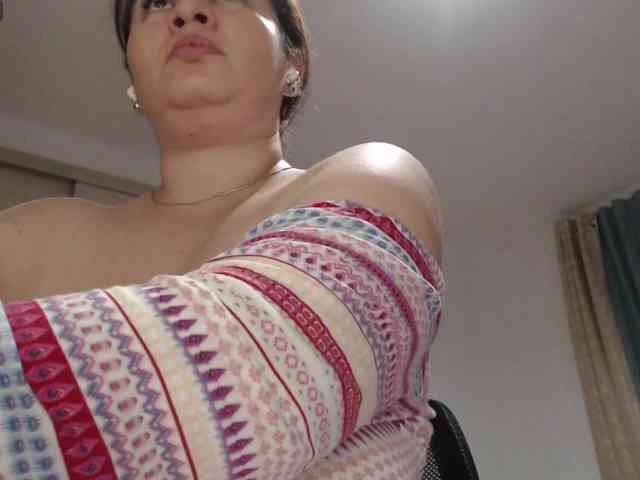 naturalmoommy webcam