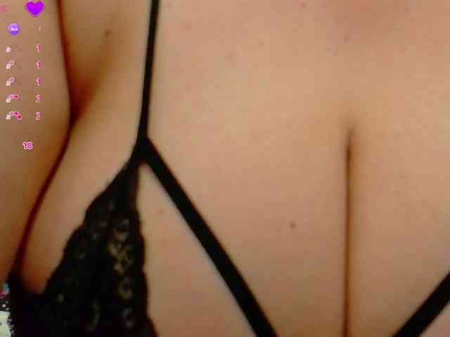 naturalmoommy webcam