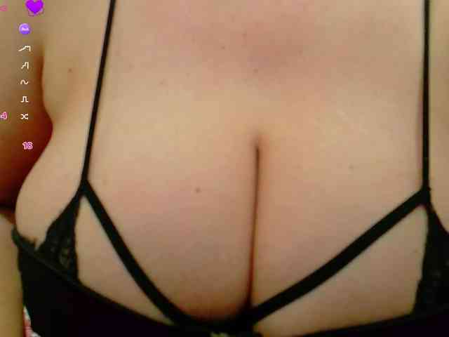 naturalmoommy webcam