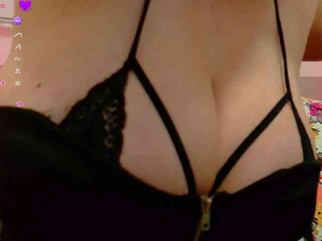 naturalmoommy webcam