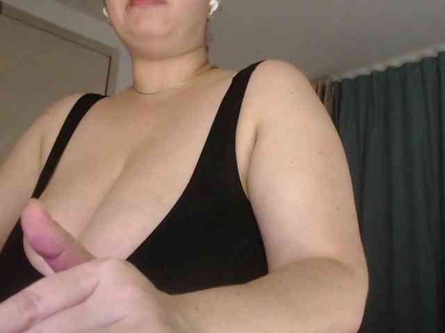 naturalmoommy webcam