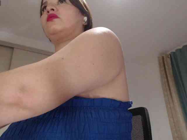 naturalmoommy webcam