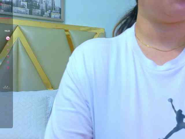 naturalmoommy webcam