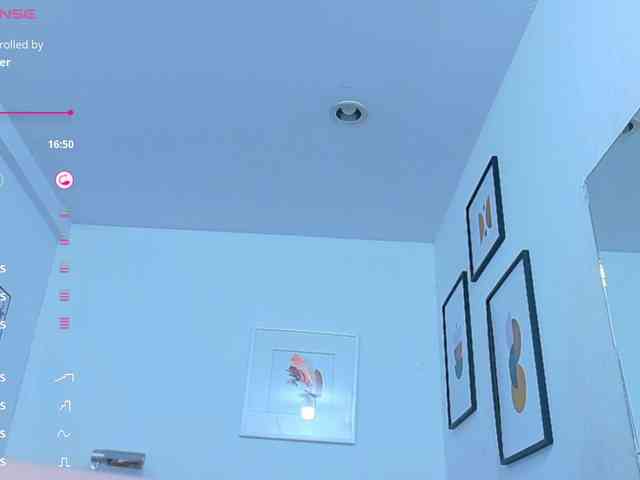 naturalmoommy webcam