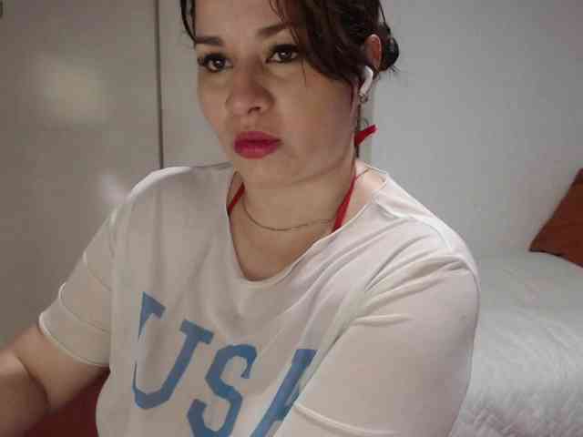 naturalmoommy webcam